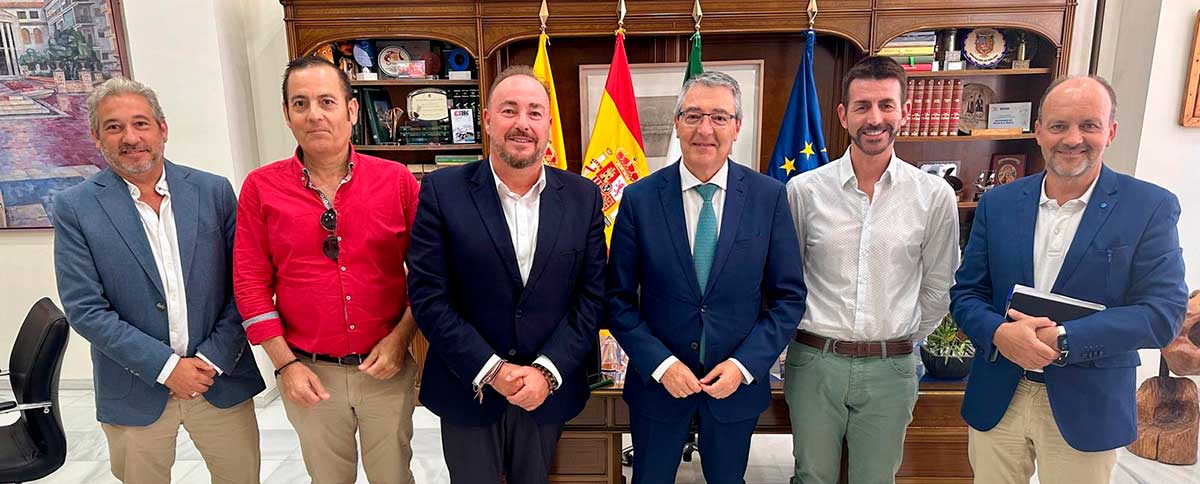 Juan Casares, presidente de CONCOVI se reúne con el Ayuntamiento del Rincón de la Victoria